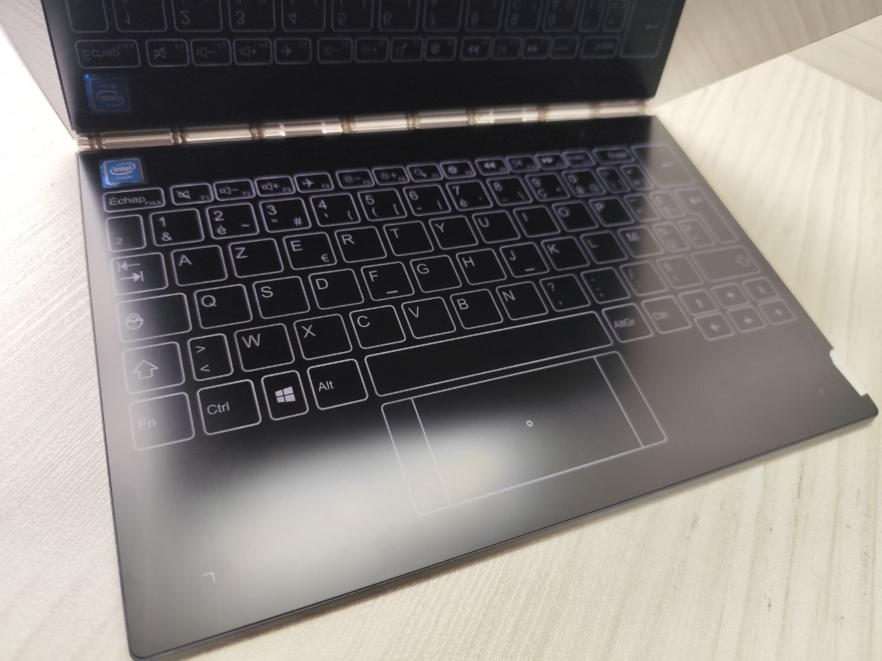 تبلت لنوو یوگا بوک مدل YB1-X91 — تصویر ۷